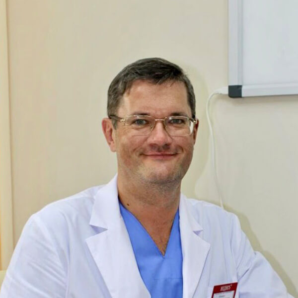 Врач-травматолог-ортопед консультативно-диагностического и хирургического отделения Осипов Алексей Леонтьевич 