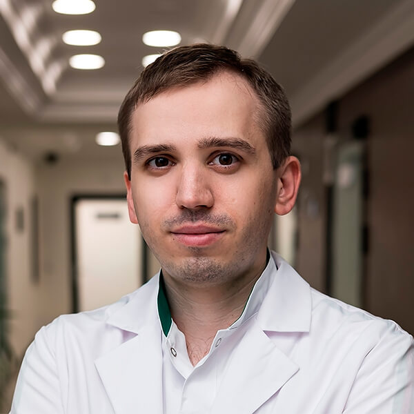 Врач-оториноларинголог консультативно-диагностического и хирургического отделения Захаров Андрей Вячеславович