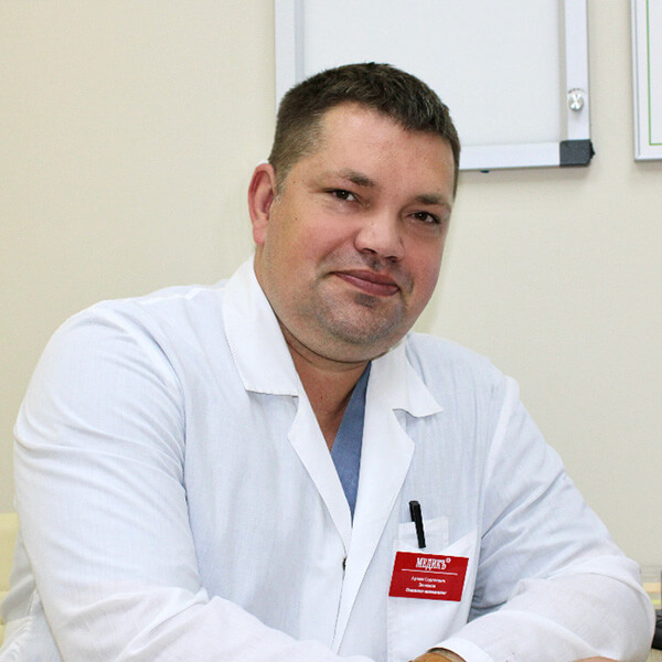 Врач-онколог консультативно-диагностического отделения,  врач-хирург хирургического отделения Зенюков Артём Сергеевич