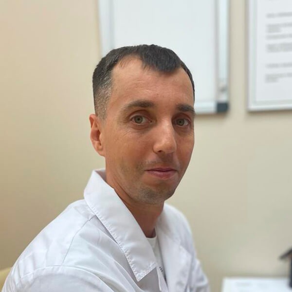 Врач-хирург консультативно-диагностического и хирургического отделения Сальников Игорь Валерьевич